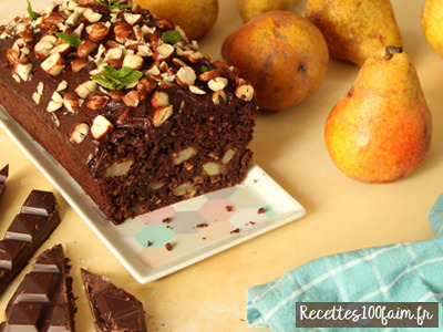 CAKE (FONDANT) AU CHOCOLAT NOIR, POIRES & NOISETTES par Margaux Letort